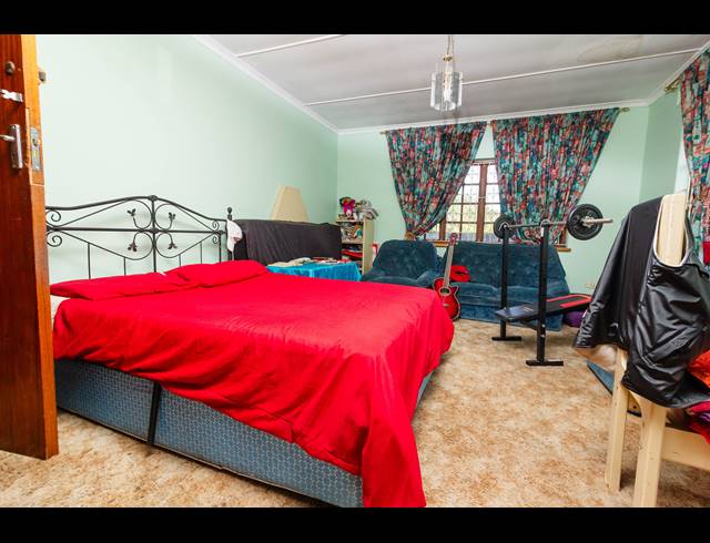 4 BEDROOM FREESTANDING FOR SALE IN SILVERGLEN
